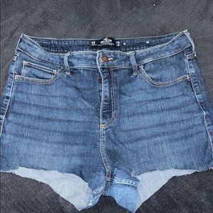 Hollister Raw-Hem High-Rise Denim Shorts - Blue Wash